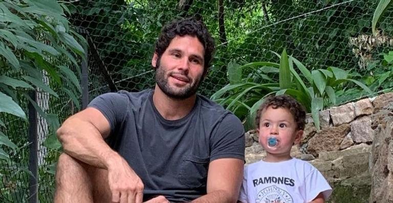 Dudu Azevedo encanta web ao posar coladinho com o filho, Joaquim - Foto/Instagram