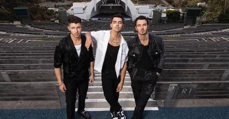 Álbum dos Jonas Brothers completa 12 anos e banda comemora - Atiba Jefferson