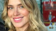 Carolina Dieckmann ousa na beleza em cliques divertidos no espelho - Foto/Instagram