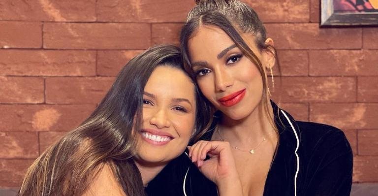 Anitta e Juliette surgem juntas durante vídeo-chamada - Reprodução/Instagram