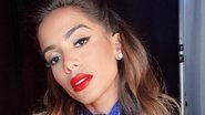 Anitta exibe bumbum impecável ao surgir saindo da piscina - Reprodução/Instagram