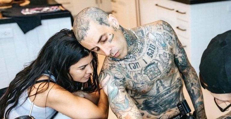 Kourtney Kardashian exibe clique quente ao lado do namorado, Travis Barker - Foto/Instagram