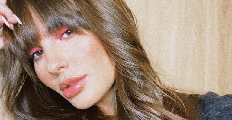 Thaís Braz esbanja beleza ao apostar em look estiloso para cliques urbanos - Reprodução/Instagram