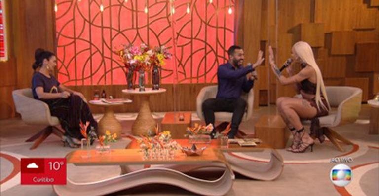 Gil interagiu com Pabllo Vittar no programa 'Encontro' - Divulgação/TV Globo