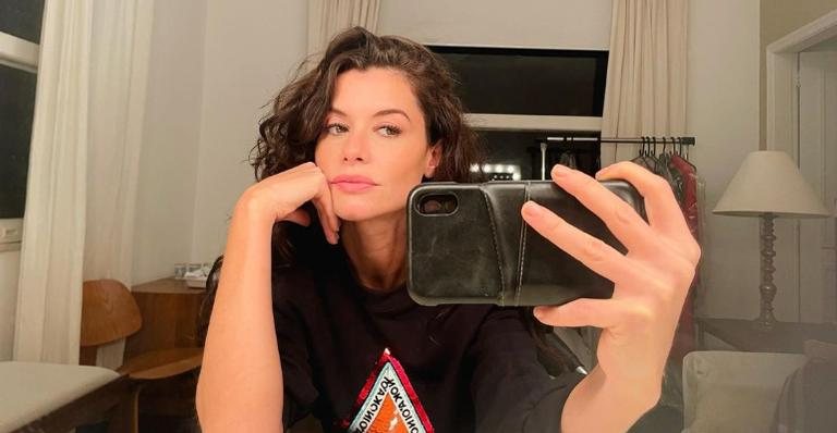 Alinne Moraes chama a atenção com sua beleza e recebe elogios - Reprodução/Instagram