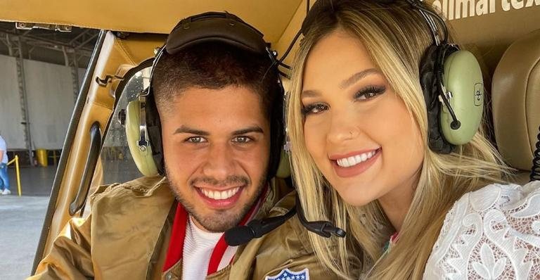 Virginia Fonseca e Zé Felipe posam em frente a helicóptero - Reprodução/Instagram