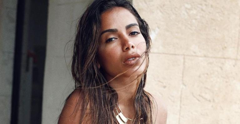 Anitta aparece de biquíni nos bastidores de novo vídeo - Reprodução/Instagram