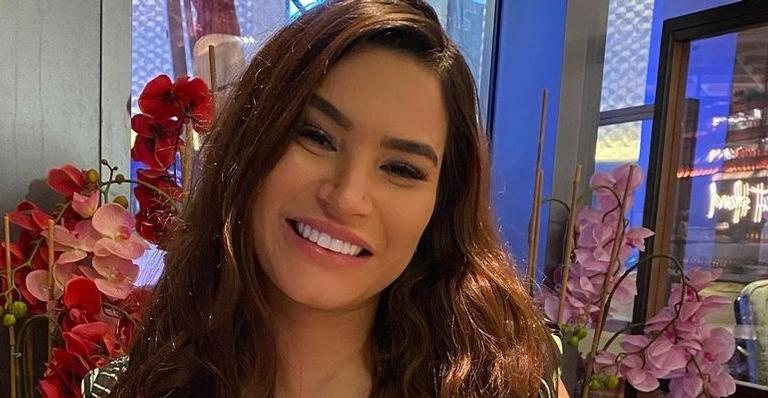 Raissa Barbosa empina o bumbum com biquíni fio dental - Reprodução/Instagram