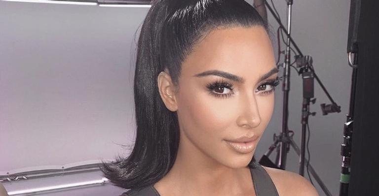 Kim Kardashian aposta em micro-vestido e ostenta curvas esculturais - Foto/Instagram