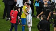 Após vice do Brasil, Neymar Jr. chora em campo e é consolado por Messi - Reprodução/Copa América