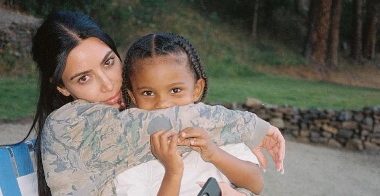 Kim Kardashian impressiona a web ao exaltar a beleza e o carisma de seu filho, Saint West - Reprodução/Instagram