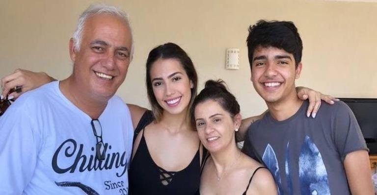 Gabi Brandt relembra clique com a família e se emociona - Reprodução/Instagram