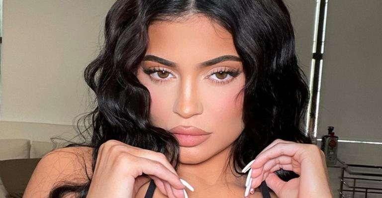 Kylie Jenner dispensa parte de cima e exibe curvas quentes - Foto/Instagram