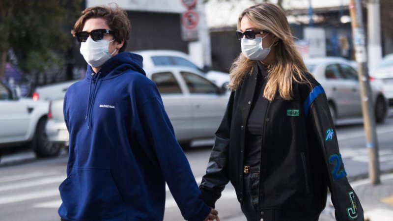 Sasha Meneghel e o marido, João Figueiredo, deixando restaurante em São Paulo - Leo Franco / AgNews