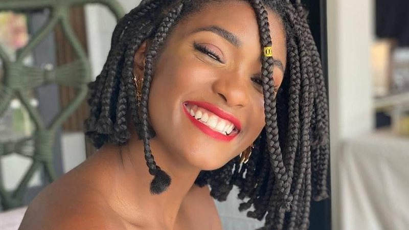 Erika Januza envia presentão de aniversário para a mãe - Reprodução/Instagram