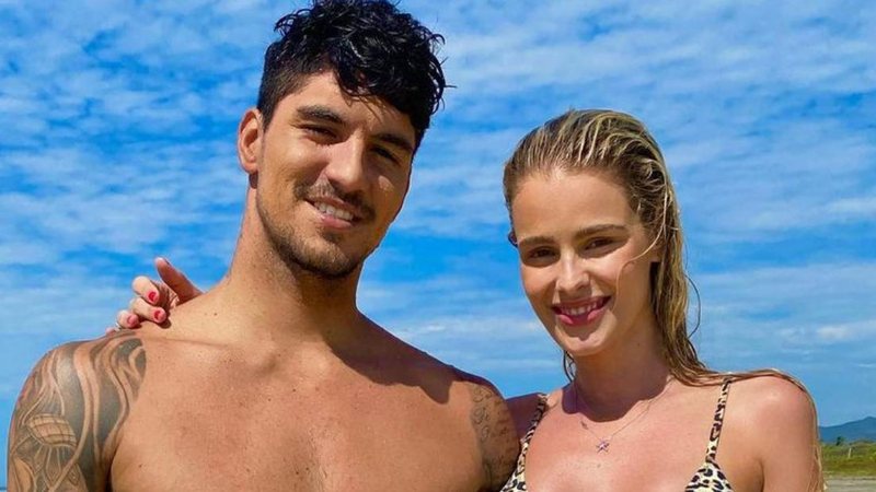 Gabriel Medina treina na companhia de Yasmin Brunet - Reprodução/Instagram