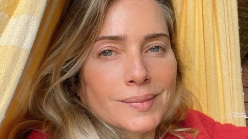 Letícia Spiller arranca suspiros e derrete corações ao compartilhar clique sensual em suas redes sociais - Reprodução/Instagram