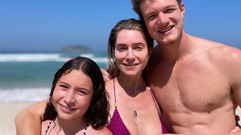 Leticia Spiller curte dia na praia ao lado dos filhos - Reprodução/Instagram