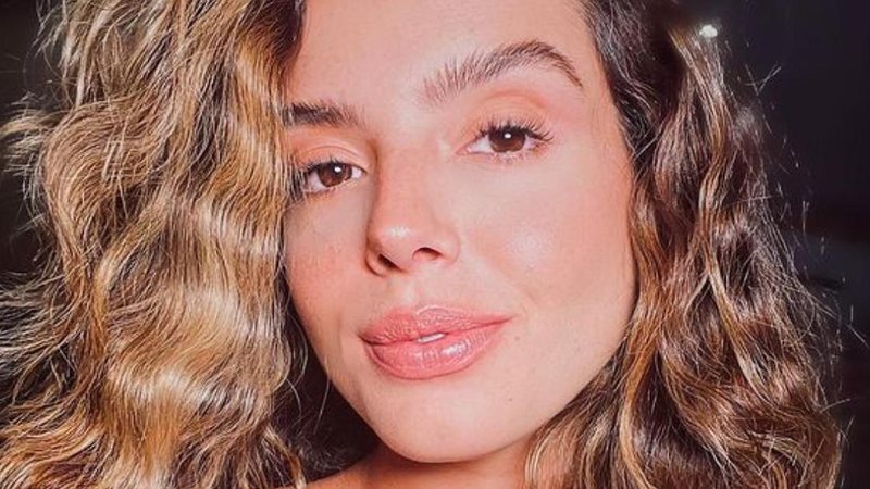 Giovanna Lancellotti esbanja beleza ao tomar sol na praia - Reprodução/Instagram