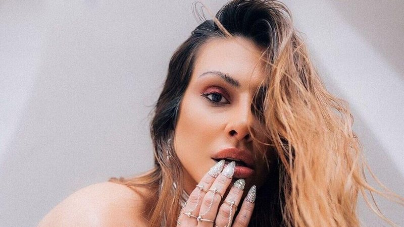 Cleo arranca elogios ao exibir corpo real em look ousado - Reprodução/Instagram