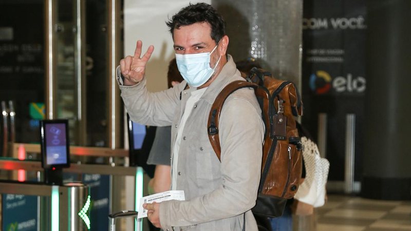 Rodrigo Lombardi embarcando no aeroporto de Congonhas - Lucas Ramos / AgNews