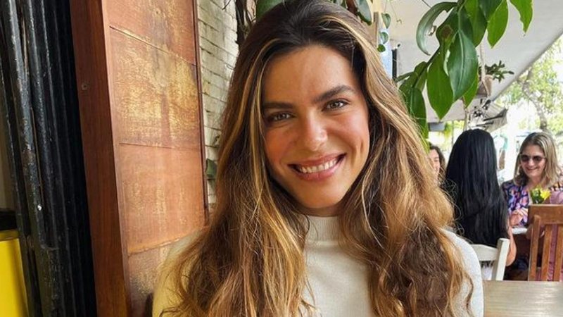 Mariana Goldfarb aposta em vestido com fenda e rouba a cena - Foto/Instagram