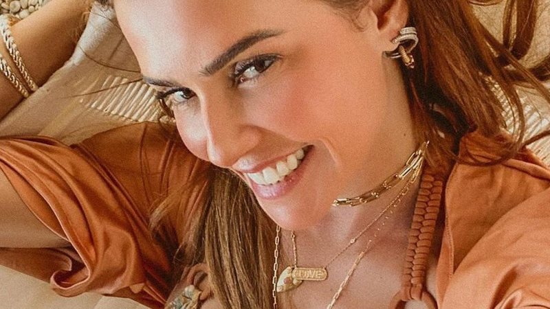 De shortinho, Deborah Secco mostra rebolado dançando funk - Reprodução/Instagram