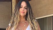 Viviane Araújo pega pesado em treino e esbanja corpão de top e shortinho - Reprodução/Instagram