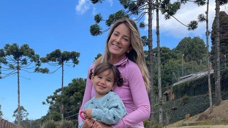 Ticiane Pinheiro derrete web ao mostrar Manu comento fruta - Foto/Instagram