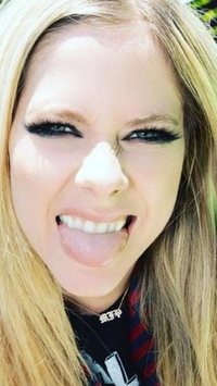 Músicas da Avril Lavigne que marcaram nossa adolescência!