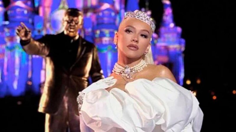 Christina Aguilera surge elegante nos 50 anos da Disney - Divulgação/Instagram