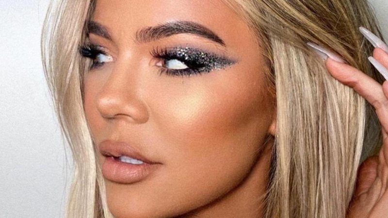 Khloé Kardashian ostenta corpo sarado em biquíni mínimo - Foto/Instagram