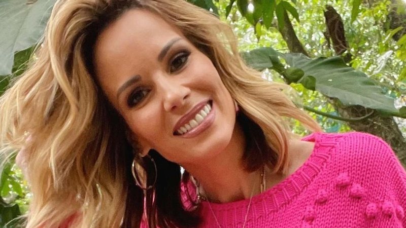 Ana Furtado deseja boa sorte para Tadeu Schmidt e Maju - Reprodução/Instagram