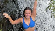 Larissa Manoela esbanja beleza durante passeio em cachoeira - Reprodução/Instagram