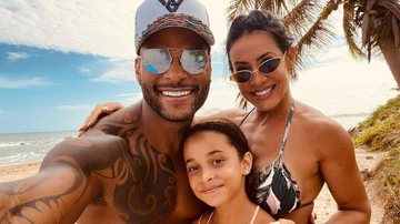 Scheila Carvalho surge dançando ao lado de sua família - Reprodução/Instagram