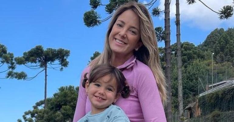 Ticiane Pinheiro compara fotos da infância com a filha, Manu - Reprodução/Instagram