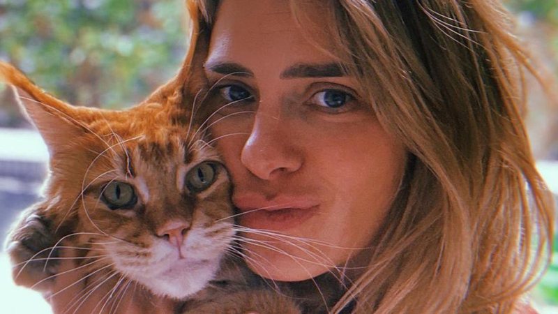 Carolina Dieckmann exibe momento de carinho com seu pet - Foto/Instagram