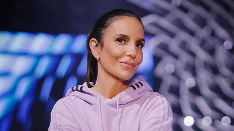 Ivete Sangalo surge surfando e web baba: ''Até onda pega'' - Reprodução/Rafa Mattei