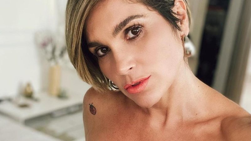 Decotada, Flávia Alessandra esbanja beleza em look grifado - Reprodução/Instagram