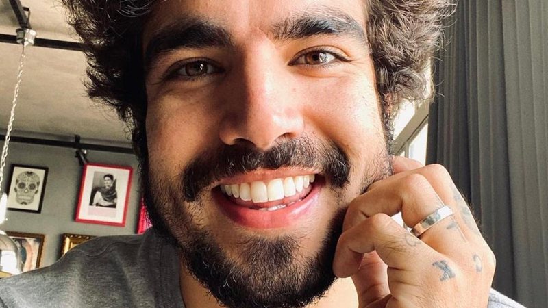 Caio Castro resgata clique da época do colégio e choca web - Reprodução/Instagram