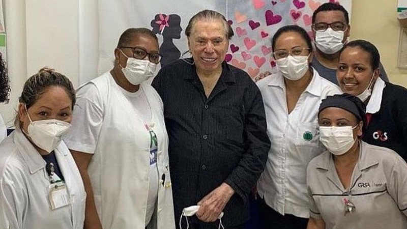 Silvio Santos recebe terceira dose da vacina contra a covid-19 - Reprodução/Instagram