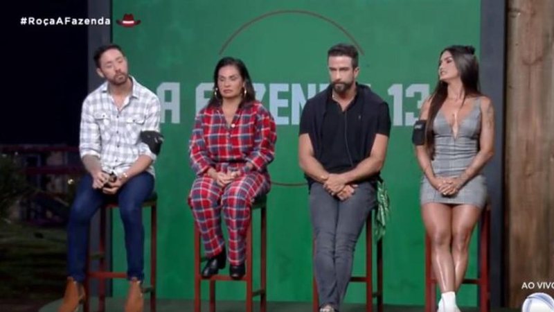 A Fazenda: Rico, Solange, Erasmo e Marina estão na roça - Reprodução/Record TV