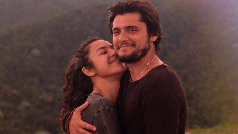 Bruno Gissoni e Yanna Lavigne aproveitam tarde em cachoeira - Reprodução/Instagram