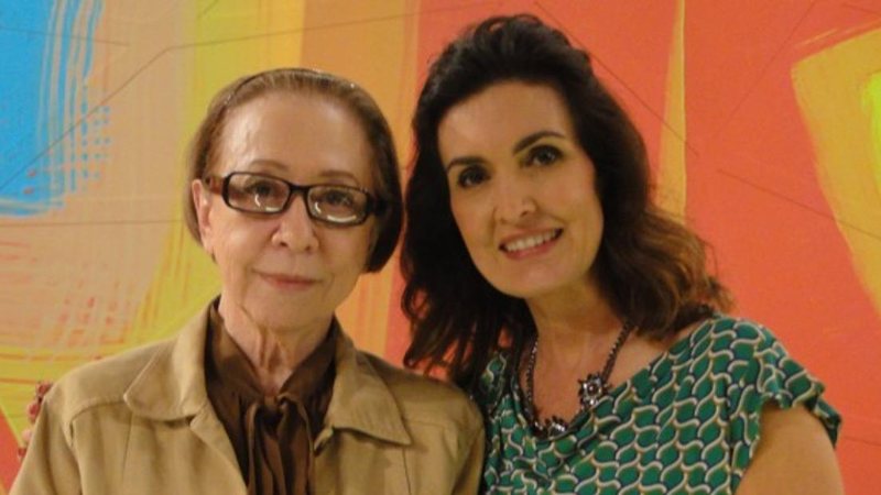 Fátima Bernardes presta homenagem à atriz Fernanda Montenegro - Reprodução/TV Globo