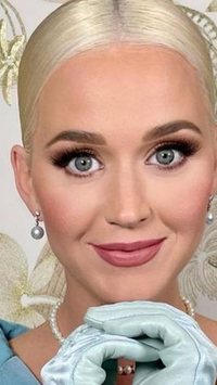 Os cinco álbuns de Katy Perry