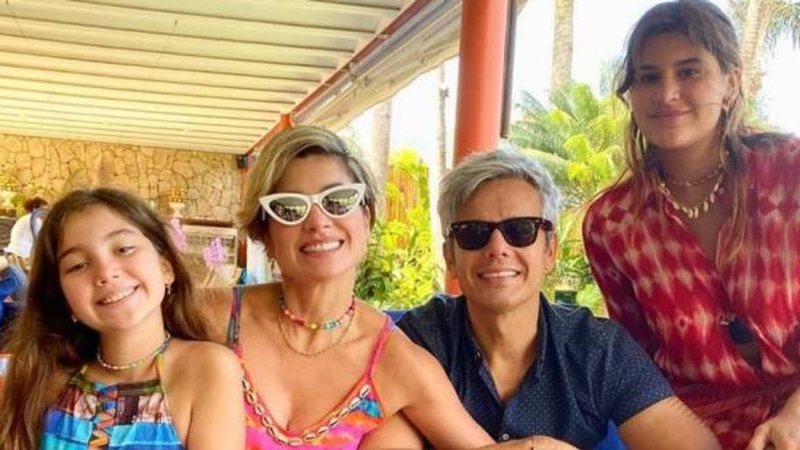 Flávia Alessandra curte passeio de barco com a família durante viagem - Reprodução/Instagram