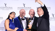 Derek McLean e Daniel Nettleton, produtores de 'The Masked Singer' com Luciano Huck - Caitlin Ochs/Reuters