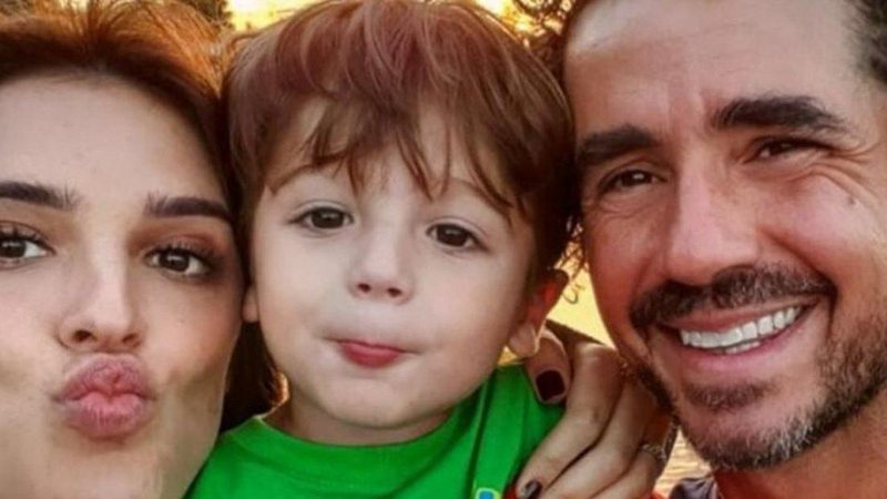 Linda! Rafa Brites mostra barrigão na piscina com a família - Reprodução/Instagram