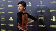 Zendaya aposta em look com costas decotadas - Foto: Aurelien Meunier/Getty Images