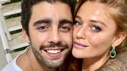 Cintia Dicker e Pedro Scooby surgem se abraçando no mar - Reprodução/Instagram